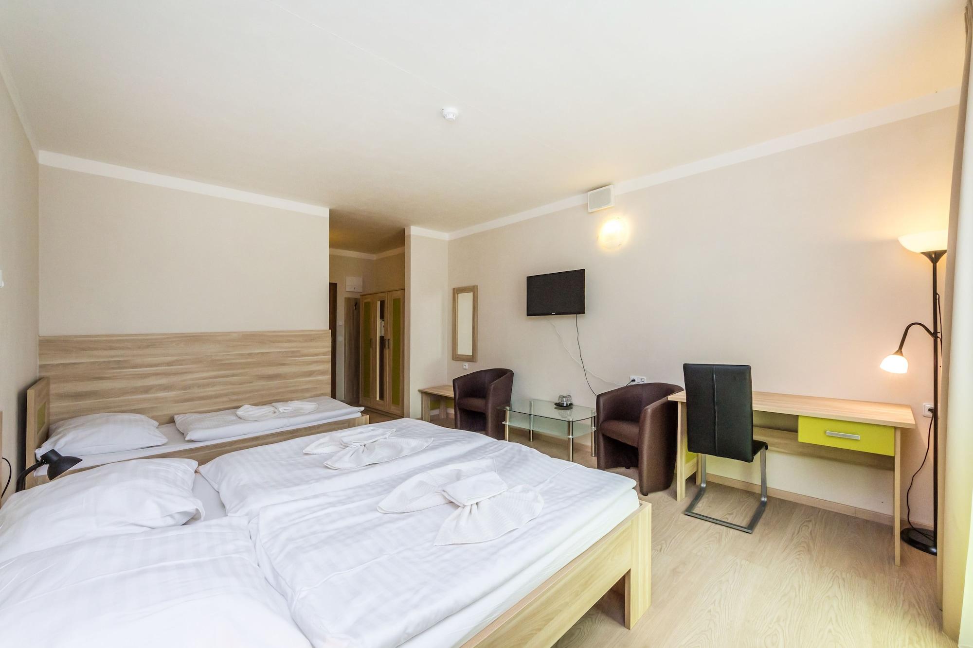 Nad Kralovnou Hotel & Restaurant Prag Eksteriør billede