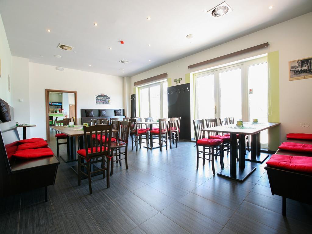 Nad Kralovnou Hotel & Restaurant Prag Værelse billede