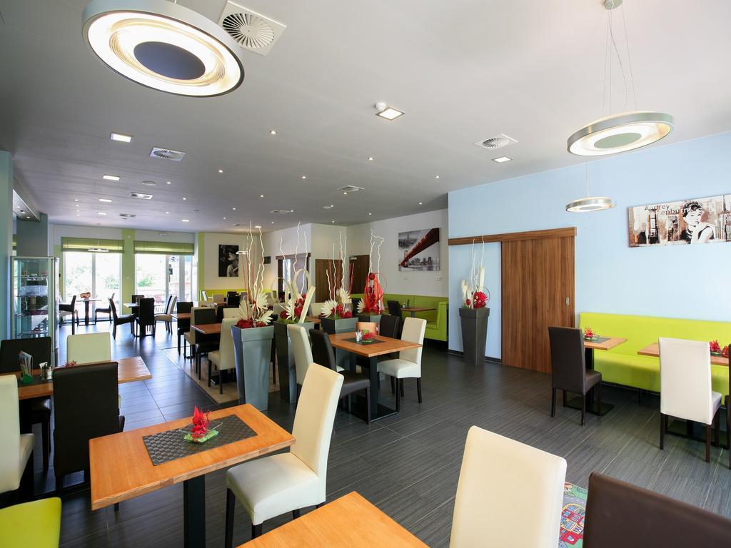 Nad Kralovnou Hotel & Restaurant Prag Værelse billede