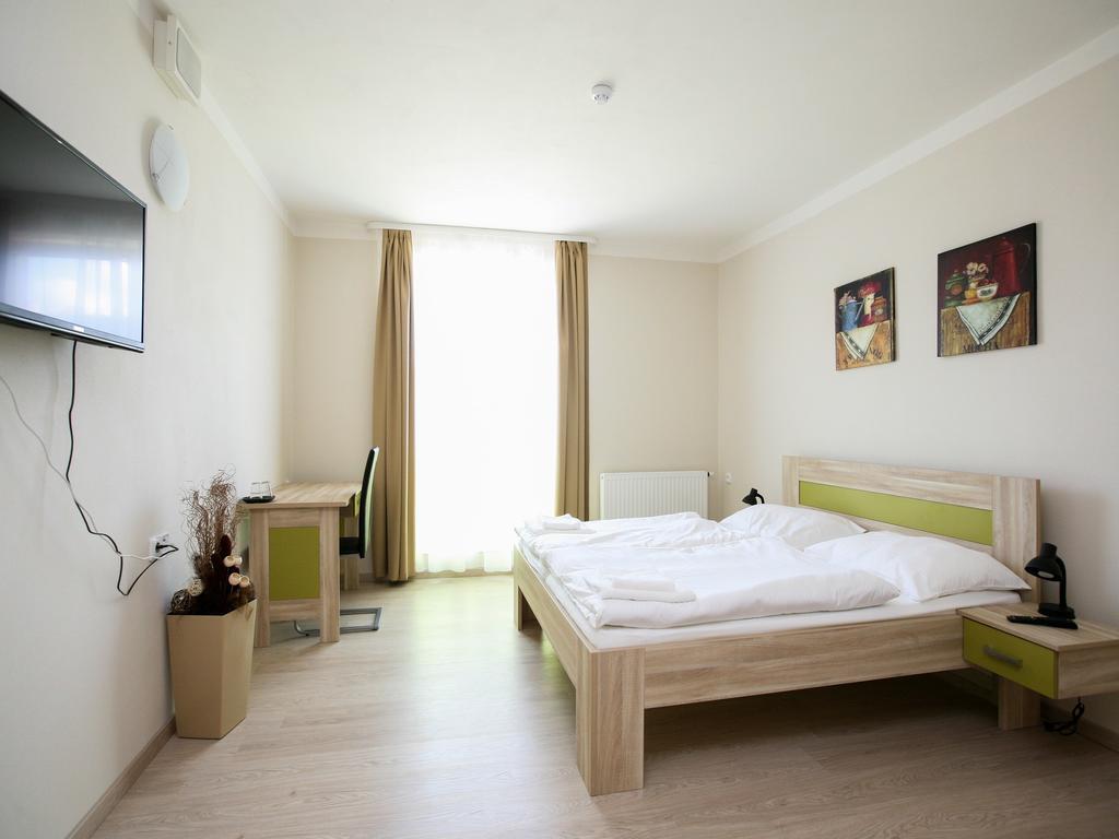 Nad Kralovnou Hotel & Restaurant Prag Værelse billede