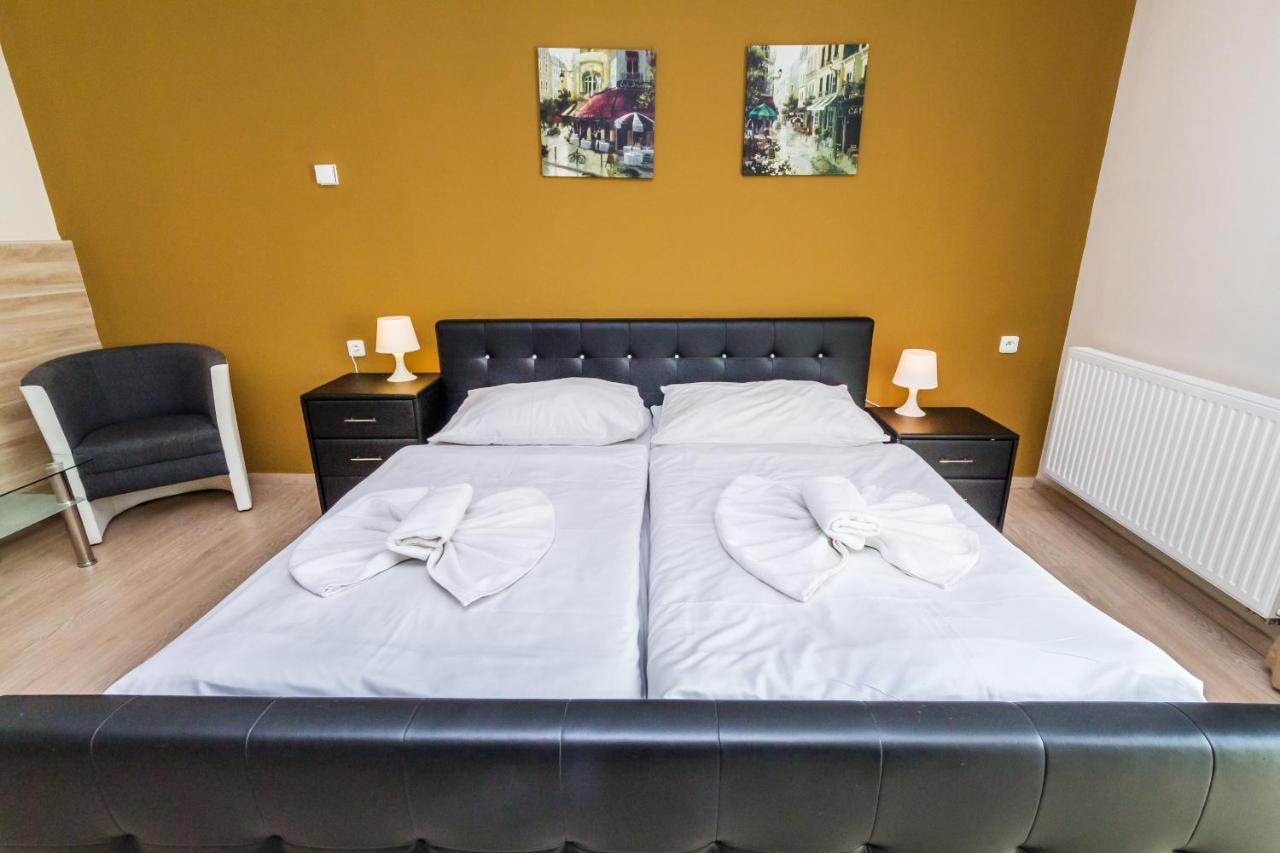 Nad Kralovnou Hotel & Restaurant Prag Eksteriør billede