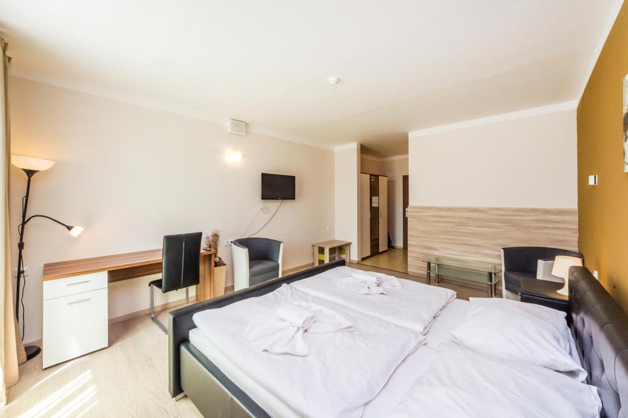 Nad Kralovnou Hotel & Restaurant Prag Eksteriør billede