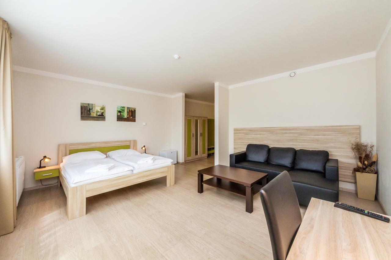 Nad Kralovnou Hotel & Restaurant Prag Eksteriør billede